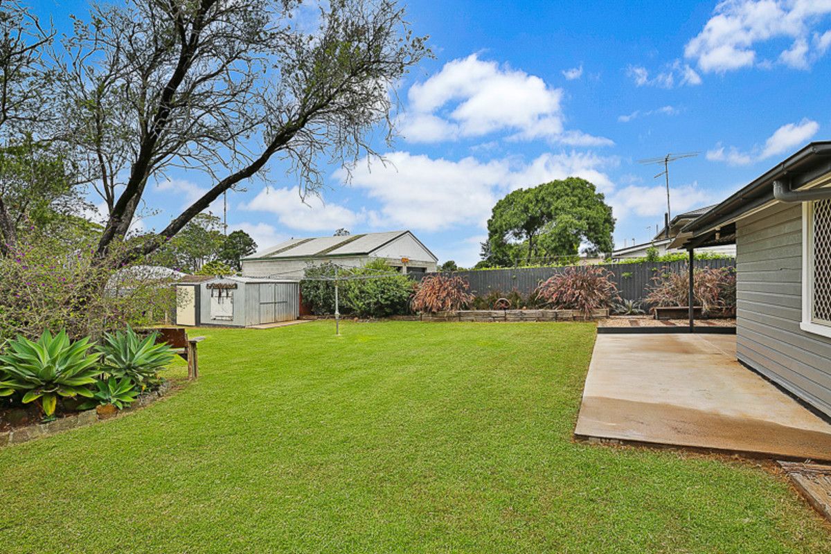 15 Weetwood Street, Newtown QLD 4350, Image 1
