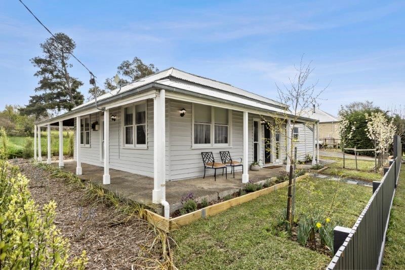 17 Campbell Street, Malmsbury VIC 3446 House For Rent 580 Domain
