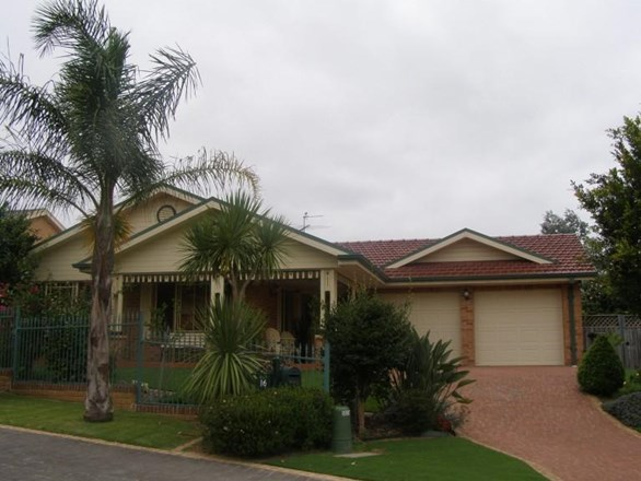 18 West Hill Place, Green Valley NSW 2168