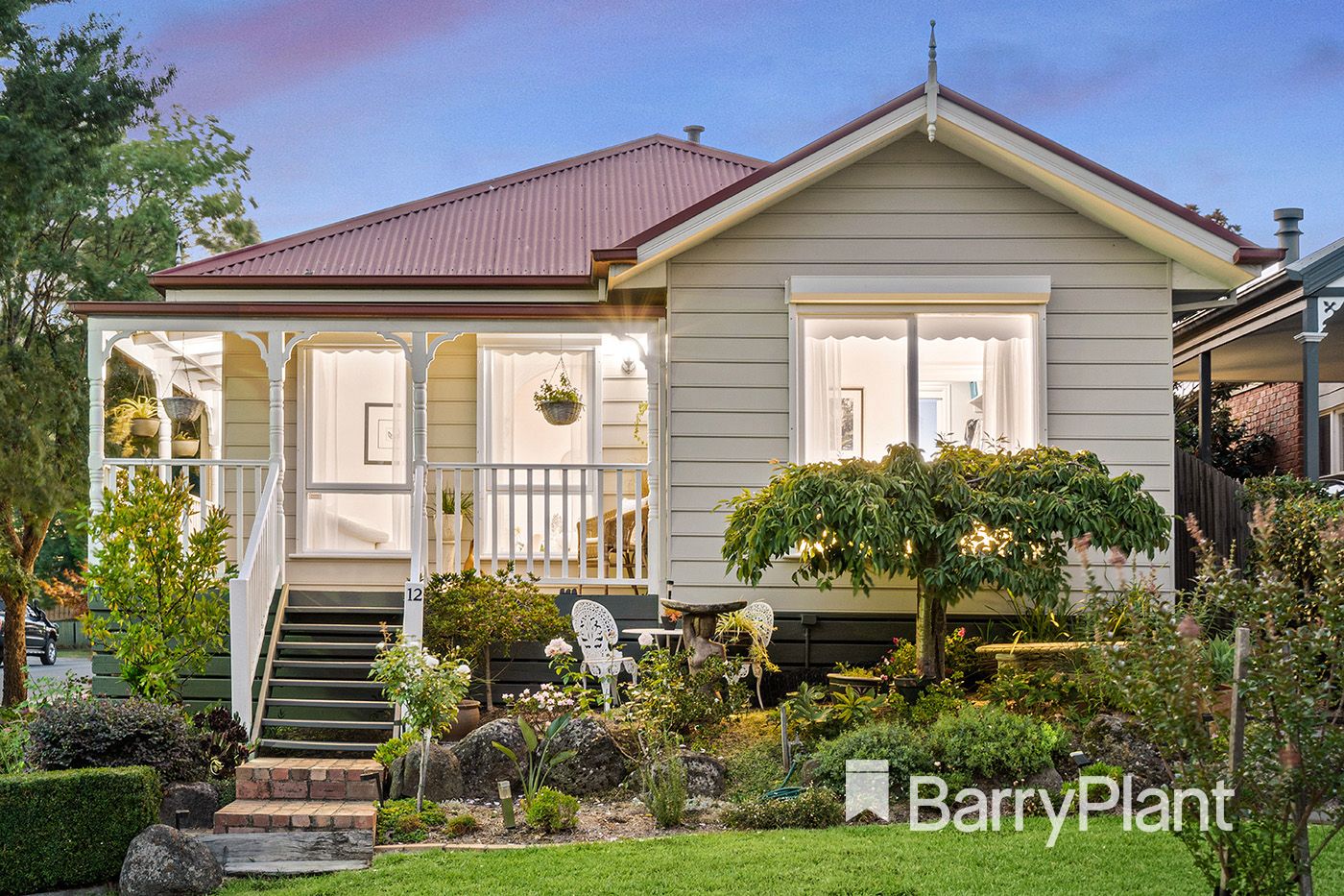 3 bedrooms House in 12 Rosewood Place CHIRNSIDE PARK VIC, 3116