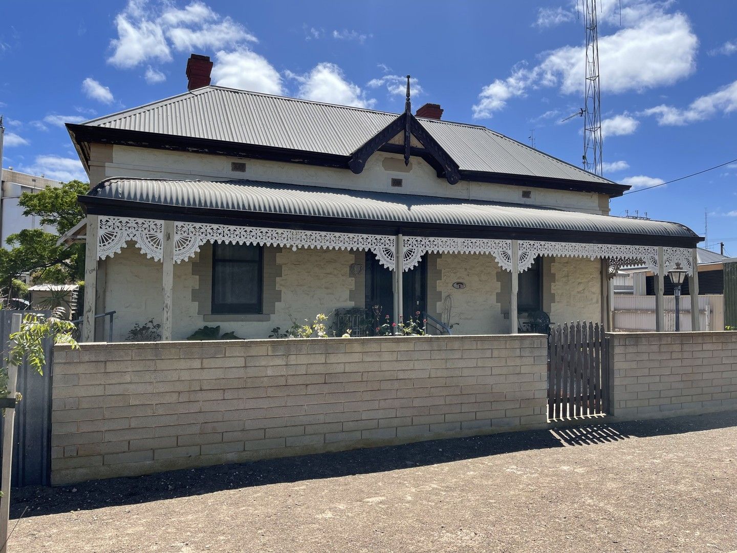 3 bedrooms House in 1 Clara Street WALLAROO SA, 5556