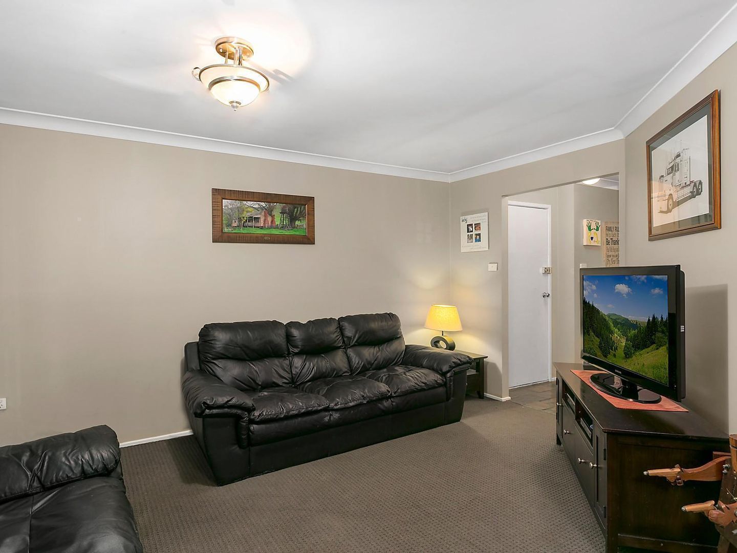 18 Trentham Avenue, Douglas Park NSW 2569, Image 2