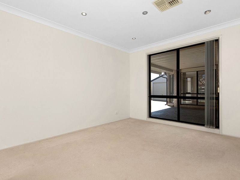 20 Baynton Place, St Helens Park NSW 2560, Image 2