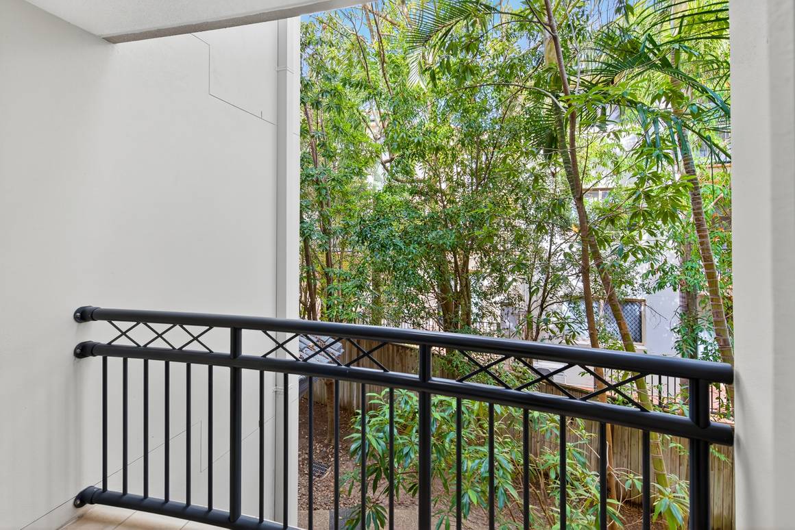 252/2360 Gold Coast Highway Mermaid Beach 4218 - Image 4