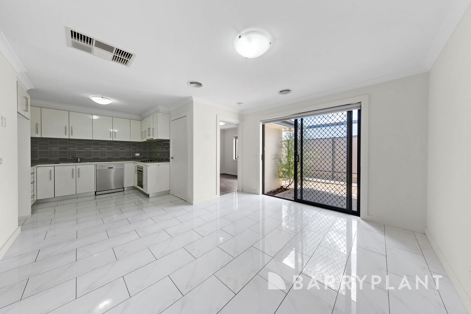 3/54 Lima Street, St Albans VIC 3021, Image 2