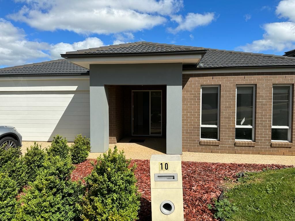 4 bedrooms House in 10 Wattleglade Avenue WARRAGUL VIC, 3820