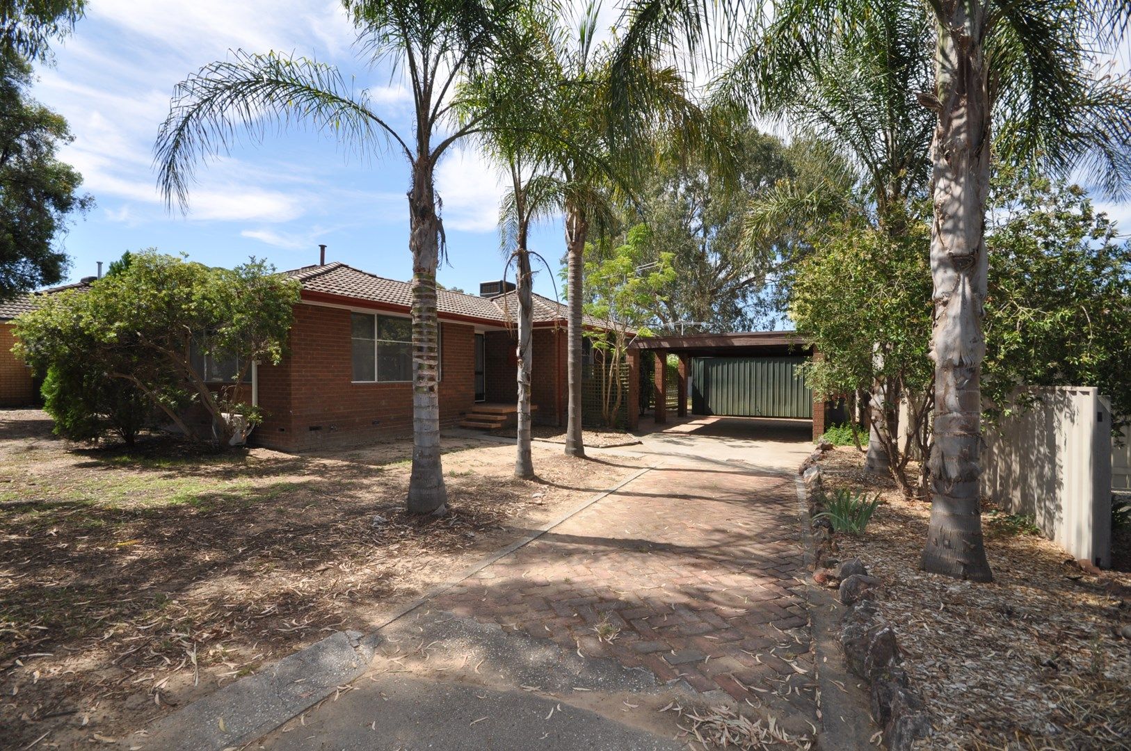 3 bedrooms House in 18 Tabletop Court THURGOONA NSW, 2640