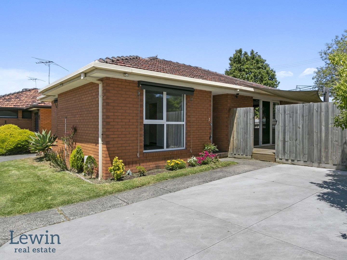 3 bedrooms Apartment / Unit / Flat in 2/90-92 Chesterville Road CHELTENHAM VIC, 3192