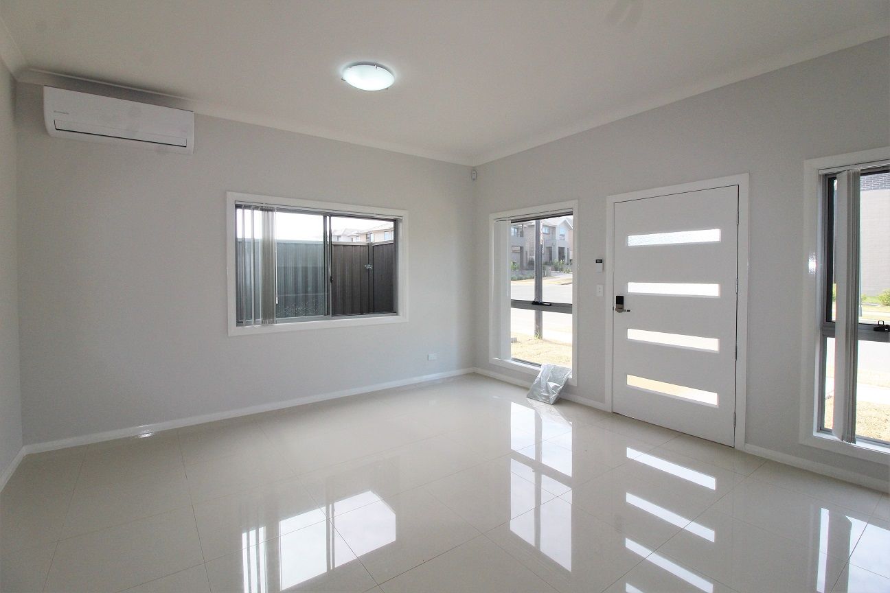 Granny Fla/7A Borg Street, The Ponds NSW 2769, Image 2