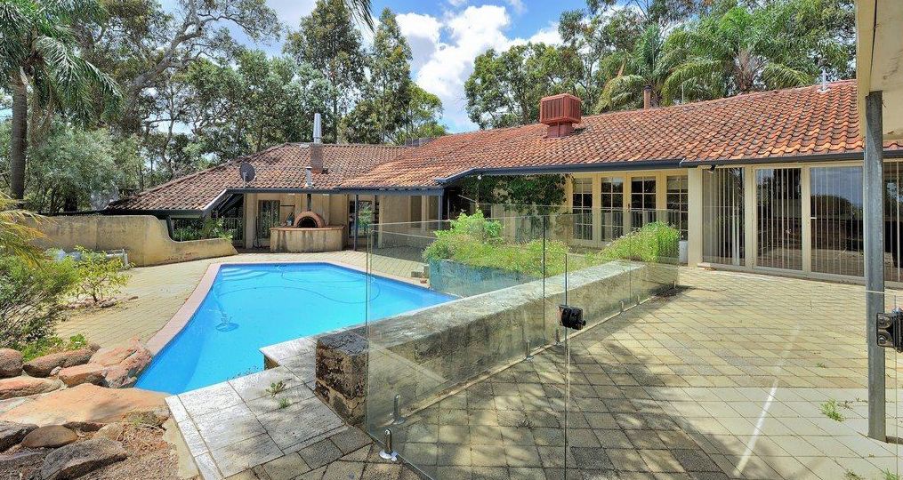 4 bedrooms House in 2 Constance Street DARLINGTON WA, 6070