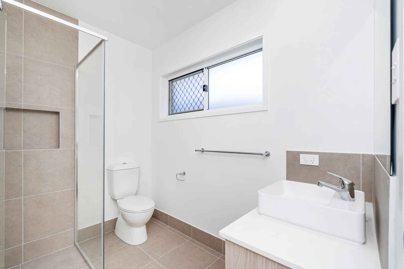 Additional image 11 of 8/124-128 Colyton Street, Torquay QLD 4655