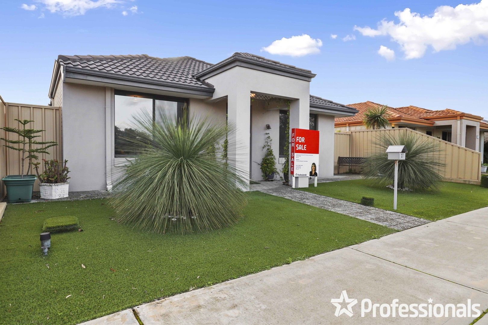 3 bedrooms House in 27 Dortmund Gardens PIARA WATERS WA, 6112