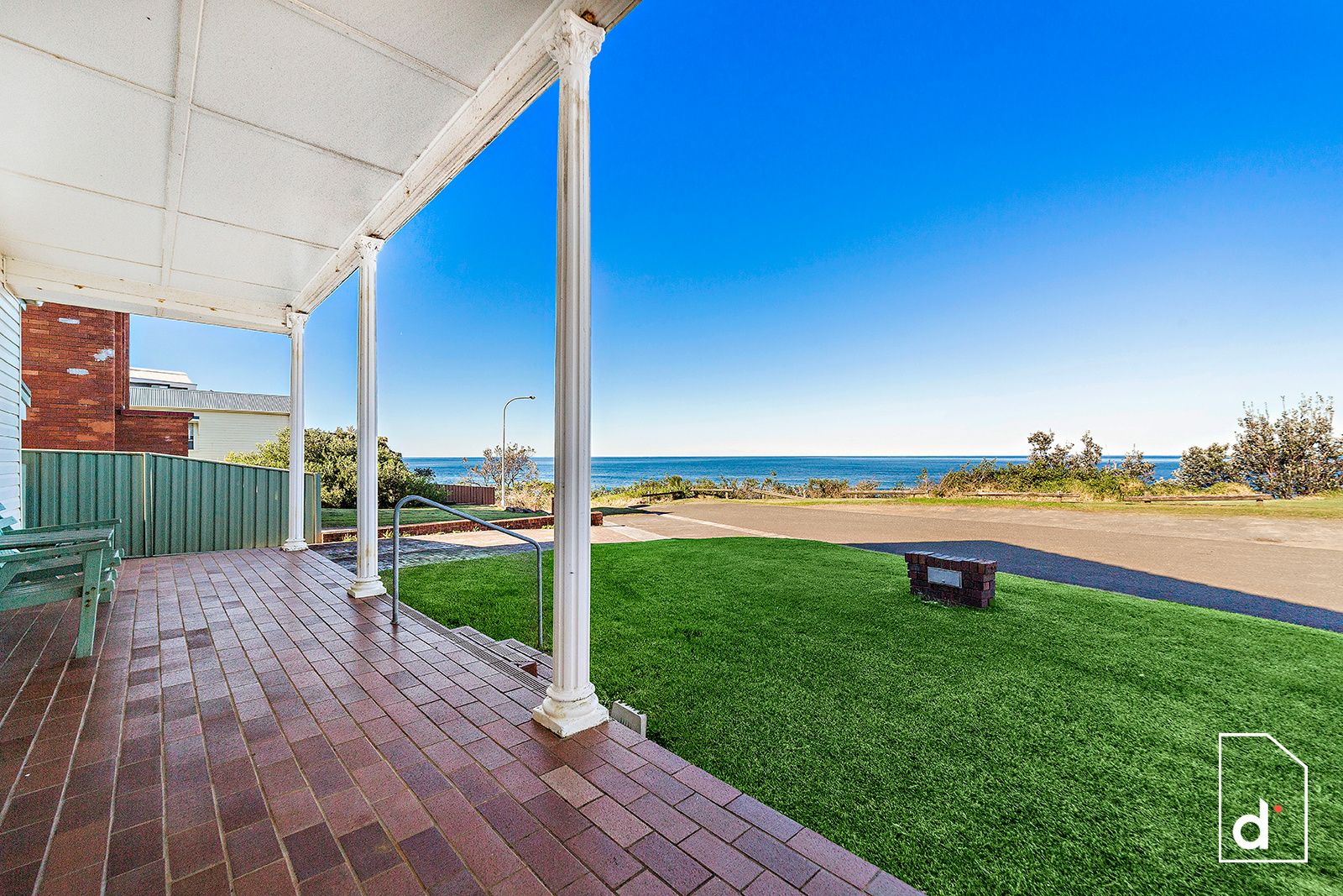 3 bedrooms House in 4 Jones Lane THIRROUL NSW, 2515