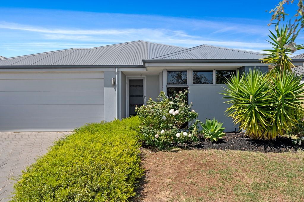 4 bedrooms House in 5 Mooreland Road BALDIVIS WA, 6171