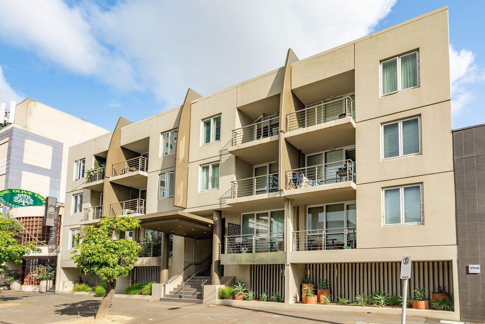 2 bedrooms Apartment / Unit / Flat in 19/21-27 Park Street SOUTH MELBOURNE VIC, 3205