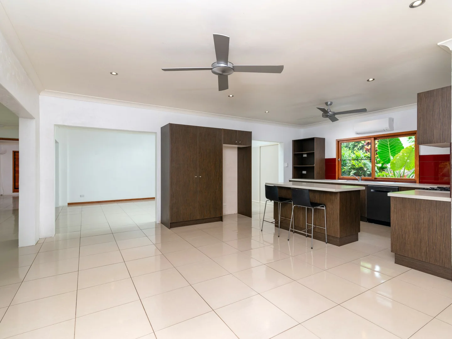 Additional image 5 of 8 Finlay Crescent, Oak Beach QLD 4877