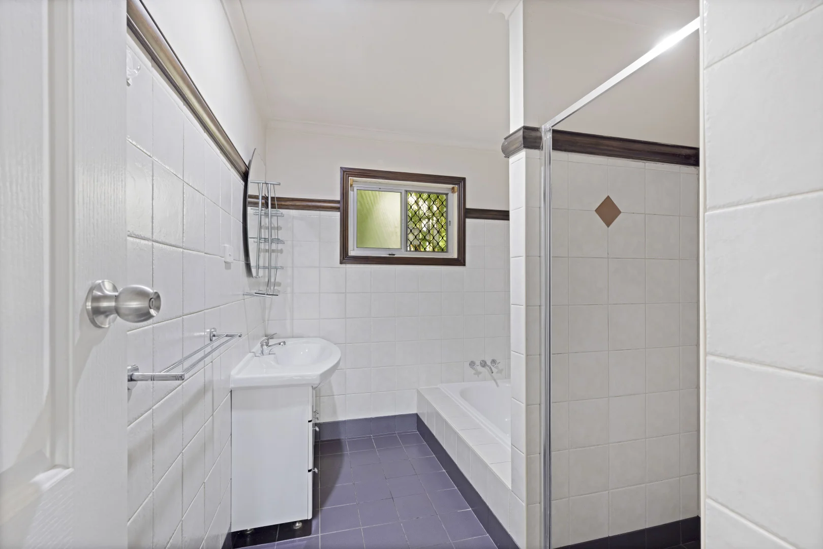 Additional image 8 of 123 Allambi Avenue, Broadbeach Waters QLD 4218