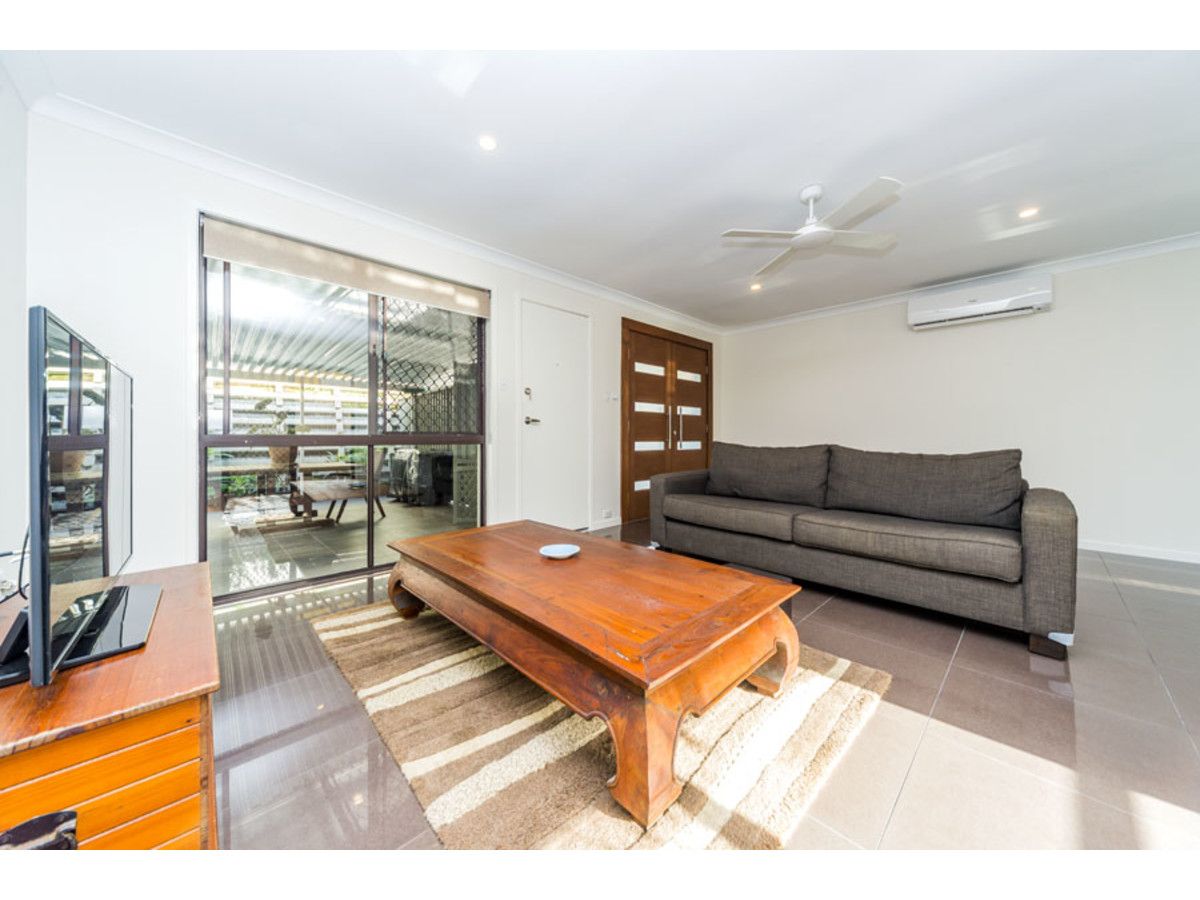 2/5 Napper Road, Arundel QLD 4214, Image 0