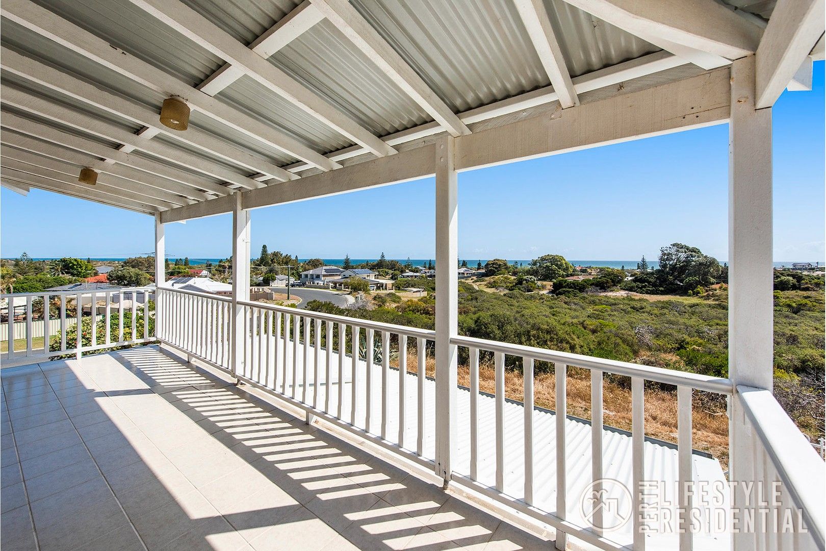 4 bedrooms House in 71 Whitfield Drive TWO ROCKS WA, 6037