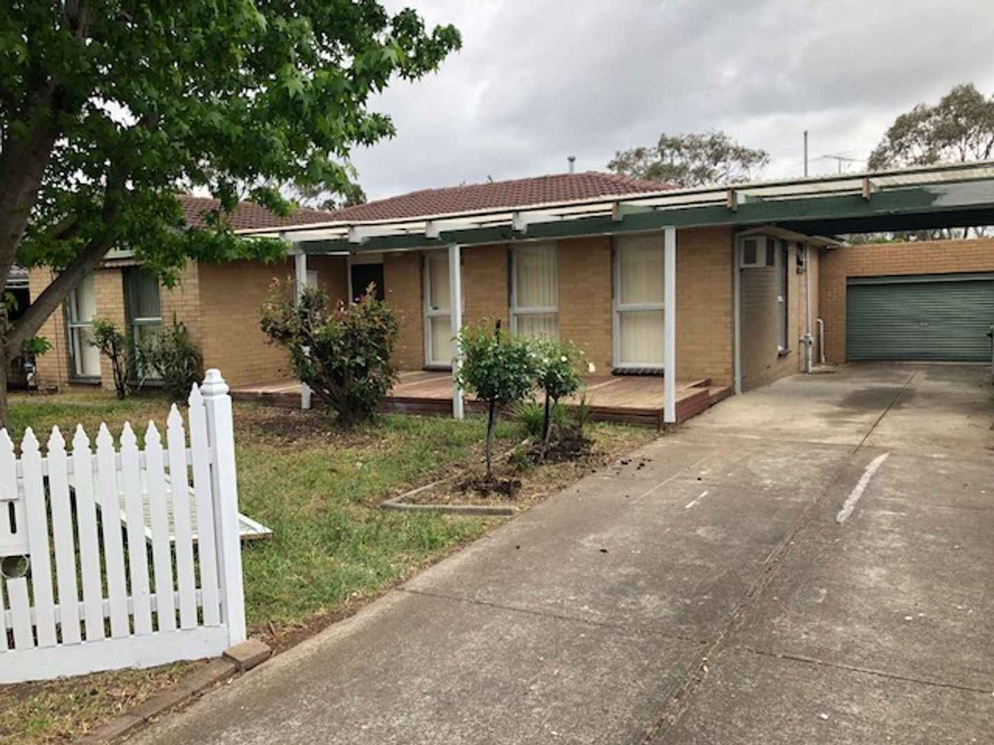 3 bedrooms House in 6 Cavendish Street DEER PARK VIC, 3023