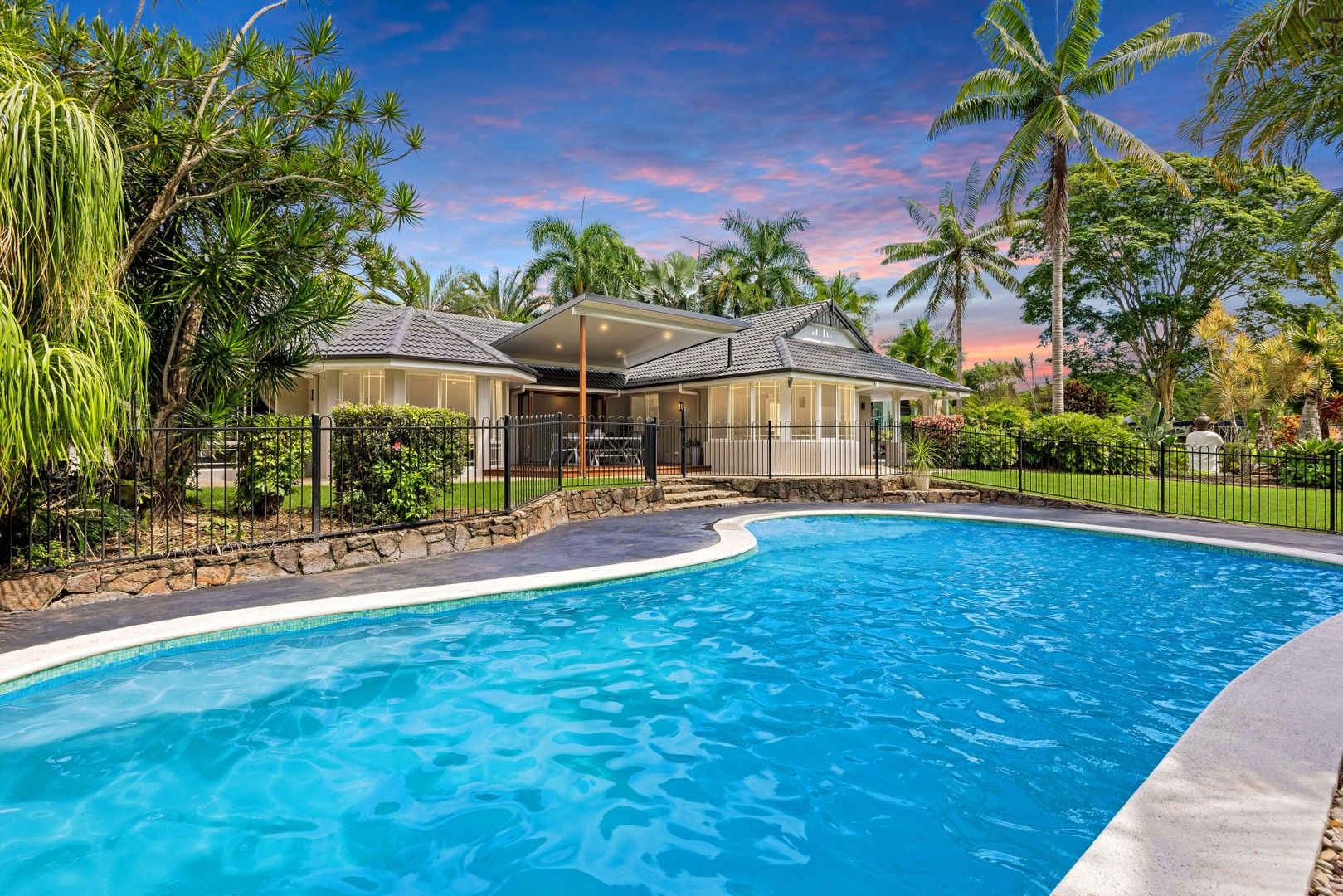 32 Bell Road, Glass House Mountains QLD 4518, Image 0