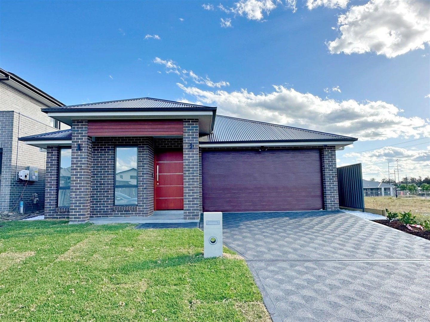 4 bedrooms House in 8 Passmore Avenue CATHERINE FIELD NSW, 2557