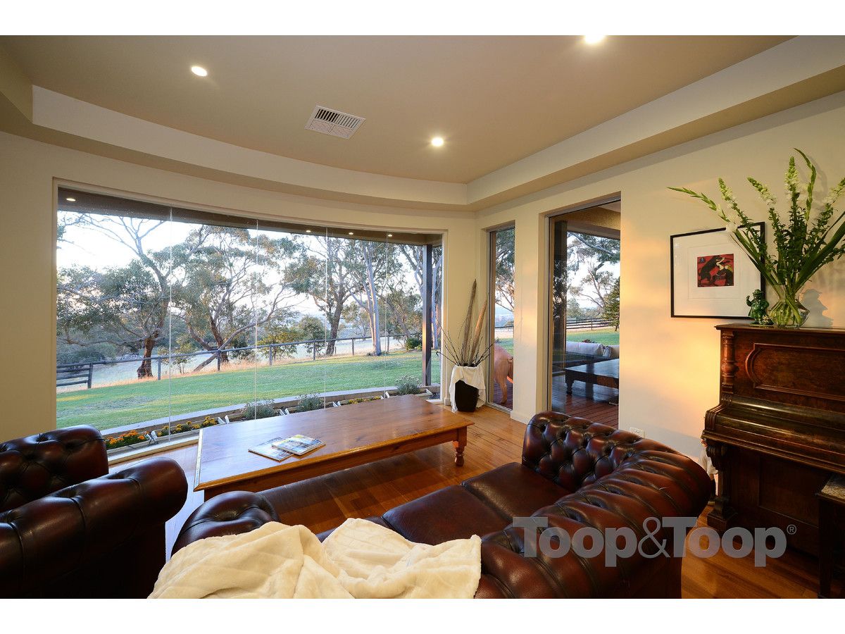 72 Range Road North, Upper Hermitage SA 5131, Image 2