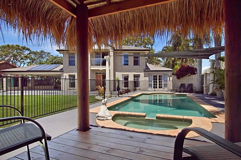 22 Howard Court, Sandstone Point Property History & Address Research