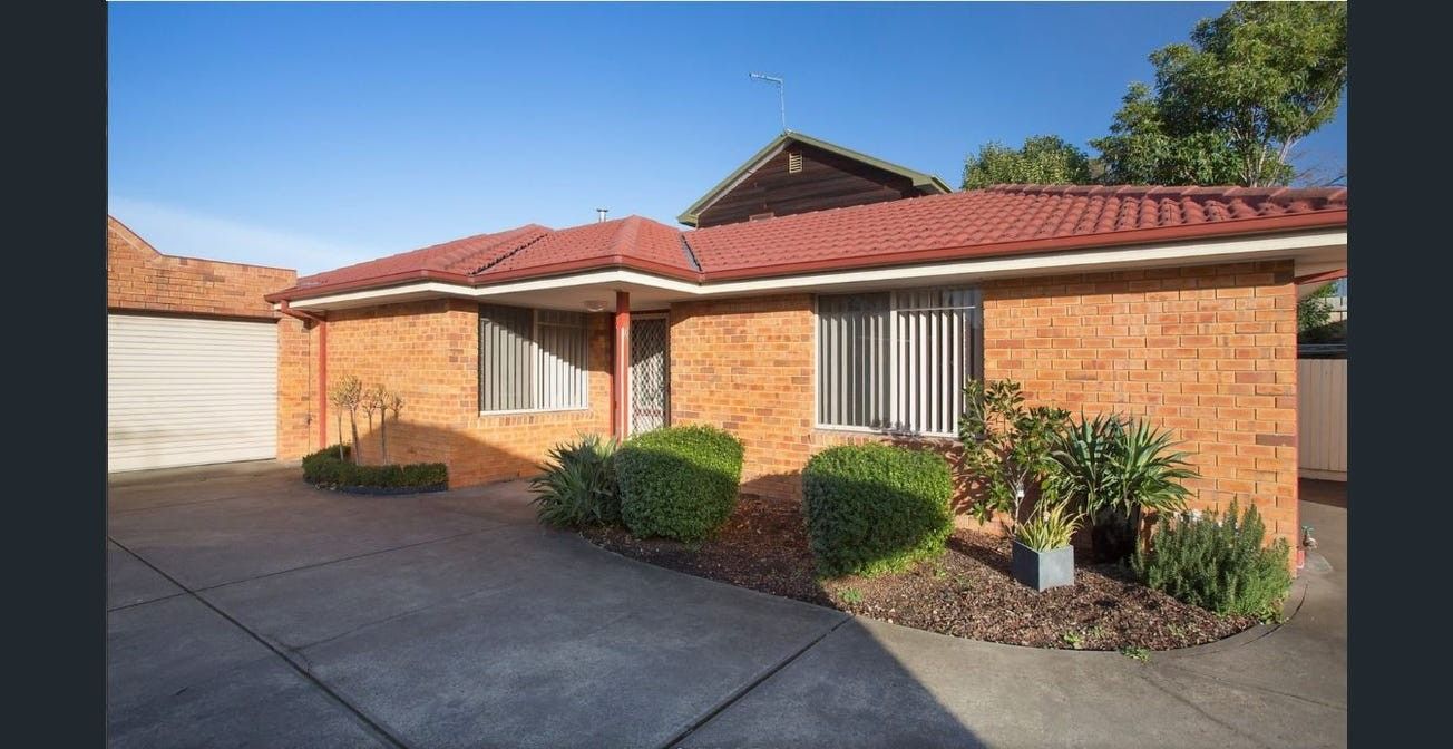 3 bedrooms Apartment / Unit / Flat in 4/19-21 Lyell Pde GREENSBOROUGH VIC, 3088