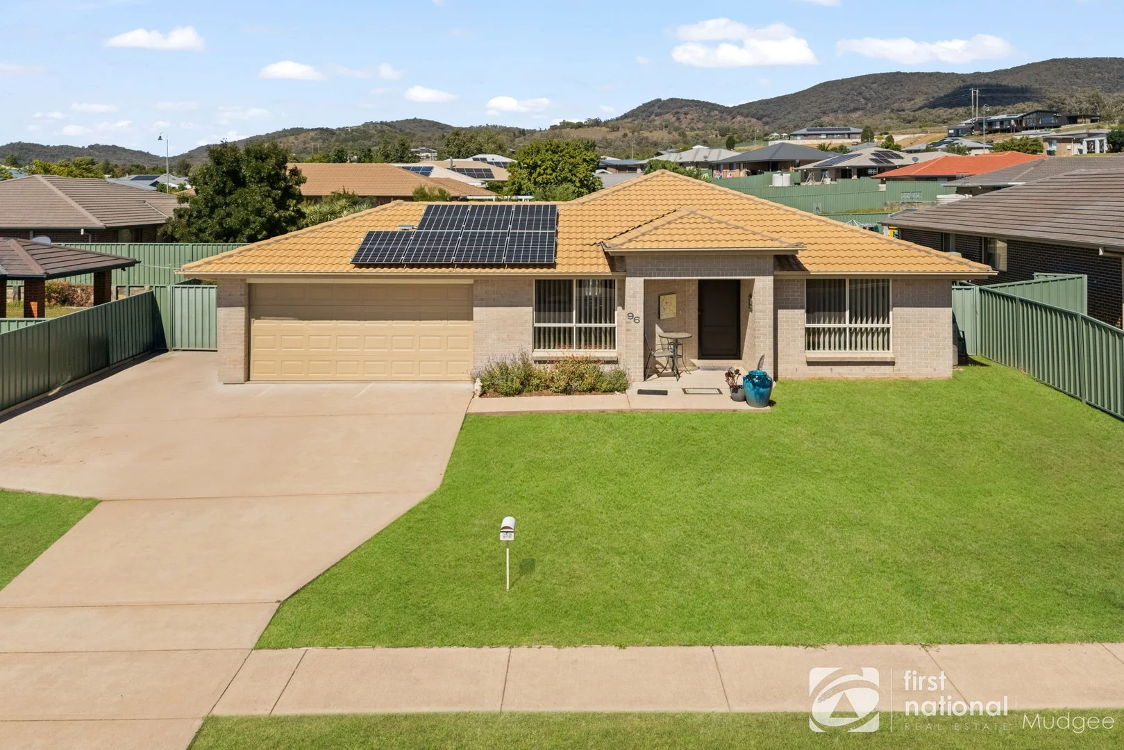 Primary image of 96 White Circle, Mudgee NSW 2850