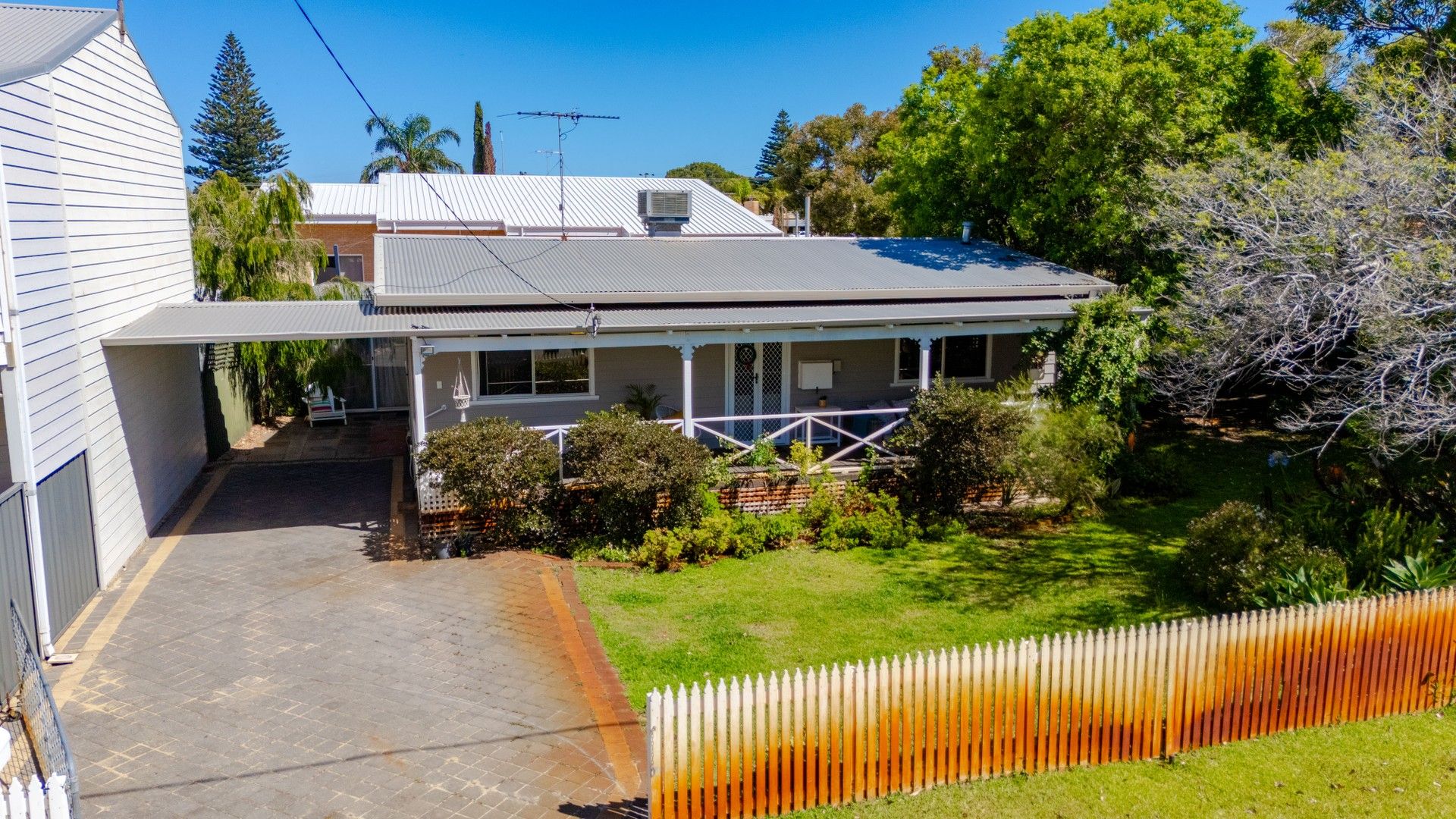 2 bedrooms House in 46A Flinders Street FALCON WA, 6210