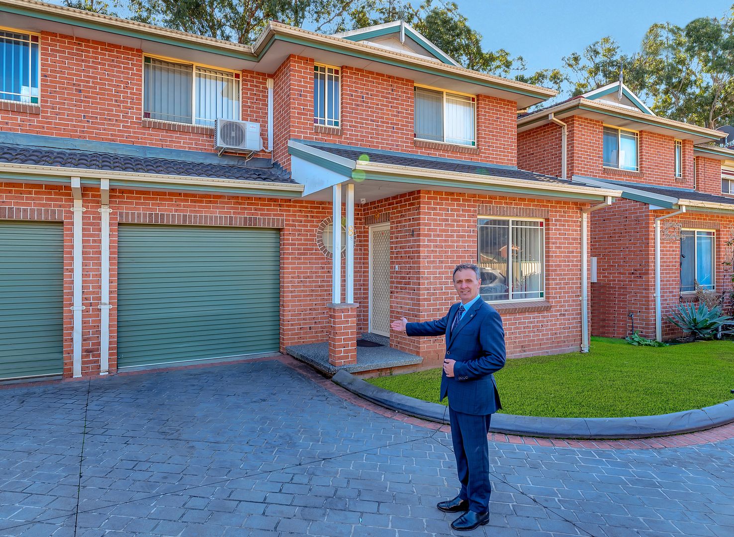 3 bedrooms Townhouse in 8/33 Mallacoota Street WAKELEY NSW, 2176