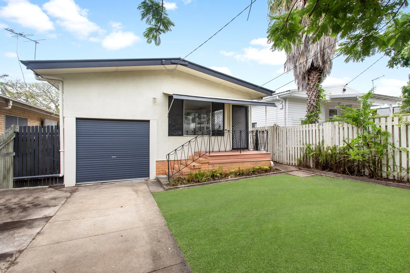 42 Anzac Avenue, Redcliffe QLD 4020