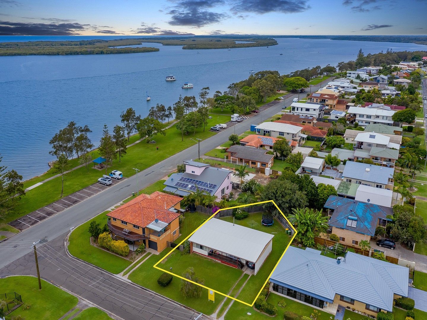 2 Roy Street, Golden Beach QLD 4551, Image 0