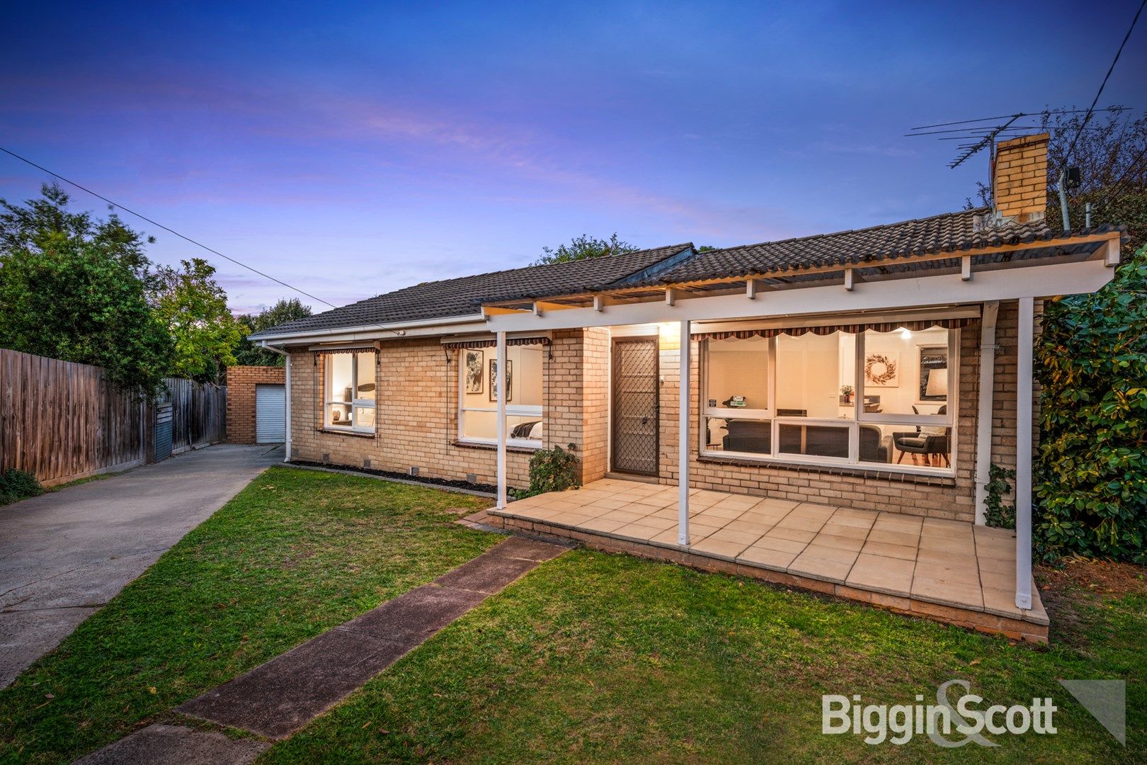 27 Ireland Avenue, Wantirna South VIC 3152, Image 0