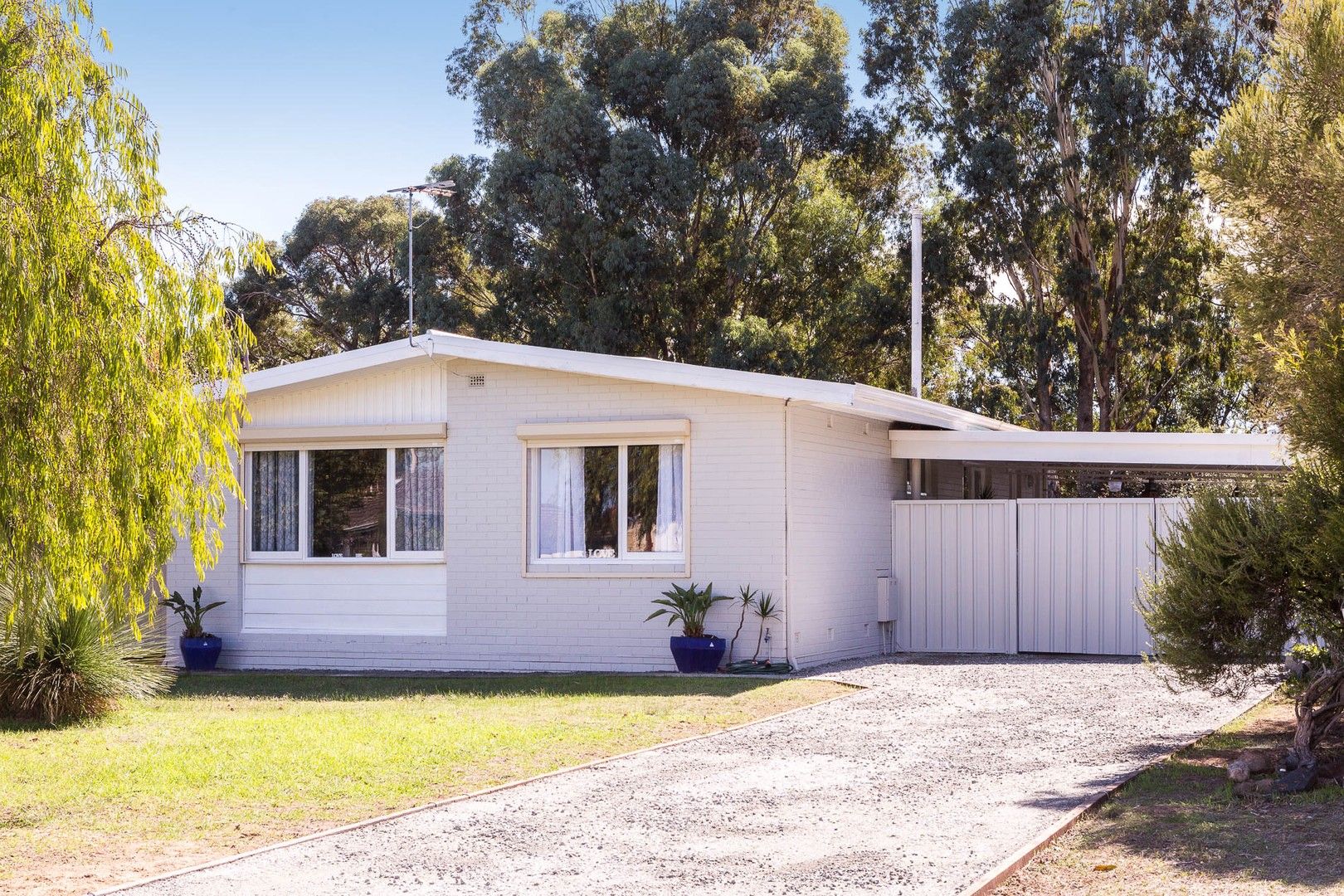 3 bedrooms House in 7 Kiama Road ARMADALE WA, 6112