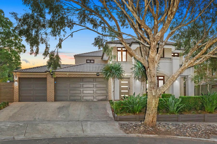 7 Triandra Close, Caroline Springs VIC 3023, Image 0