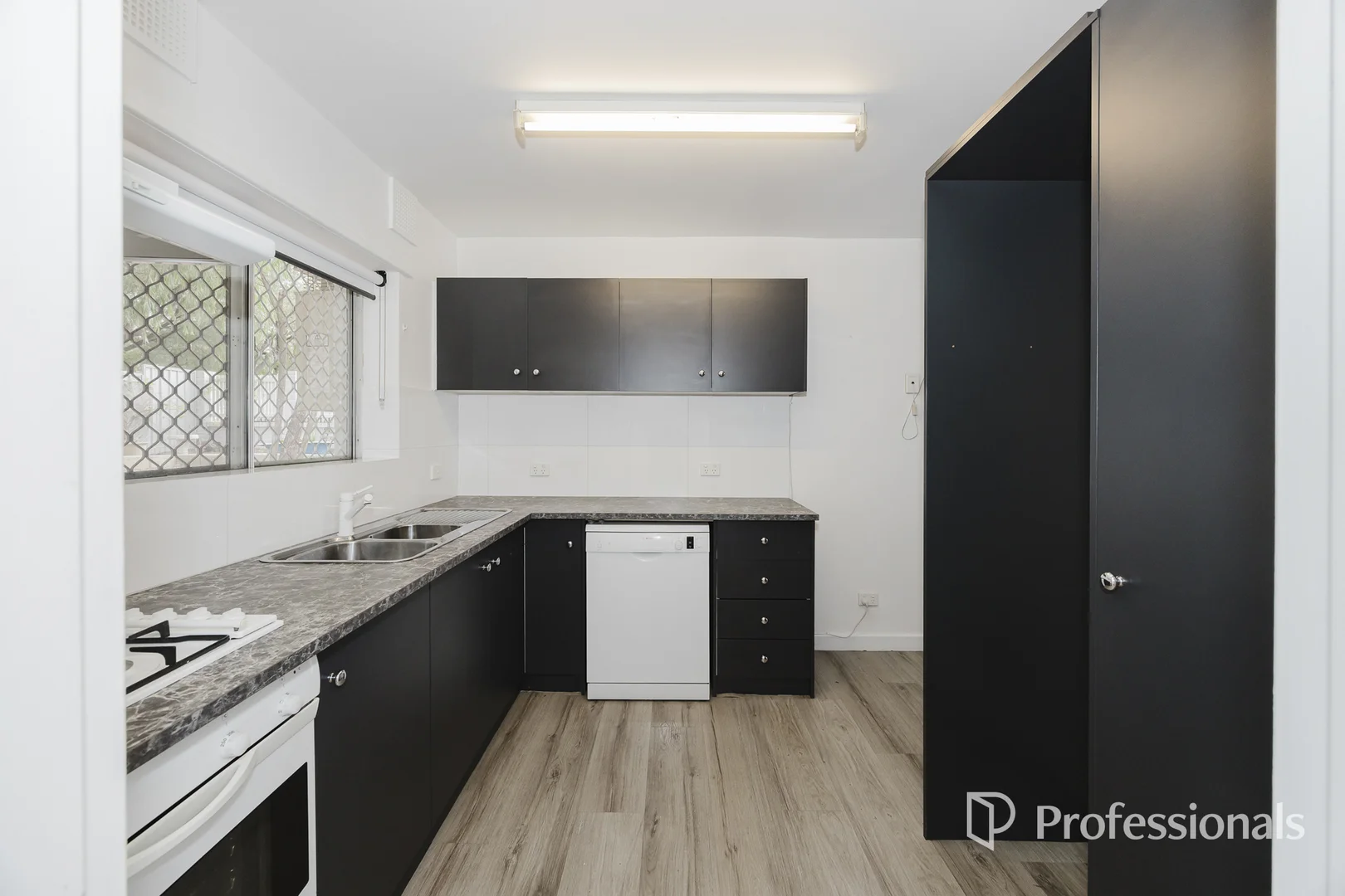 Additional image 7 of 24E Casserley Avenue, Girrawheen WA 6064