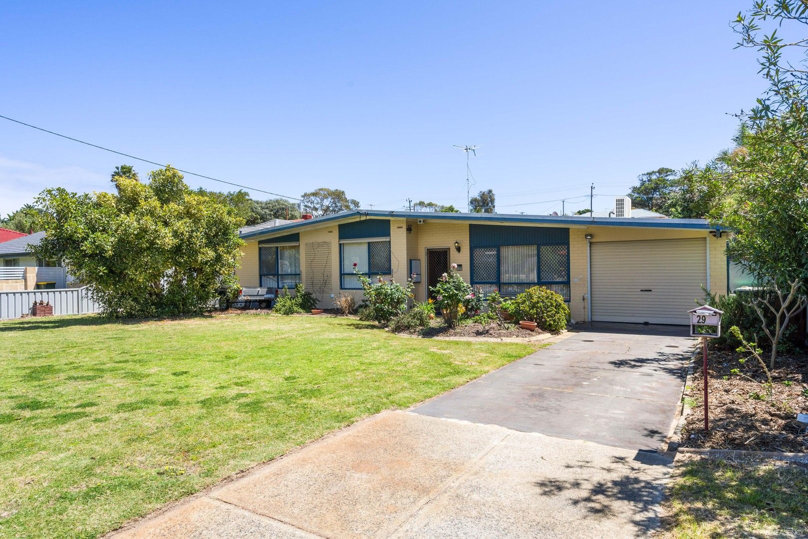 4 bedrooms House in 29 Forrest Road PADBURY WA, 6025