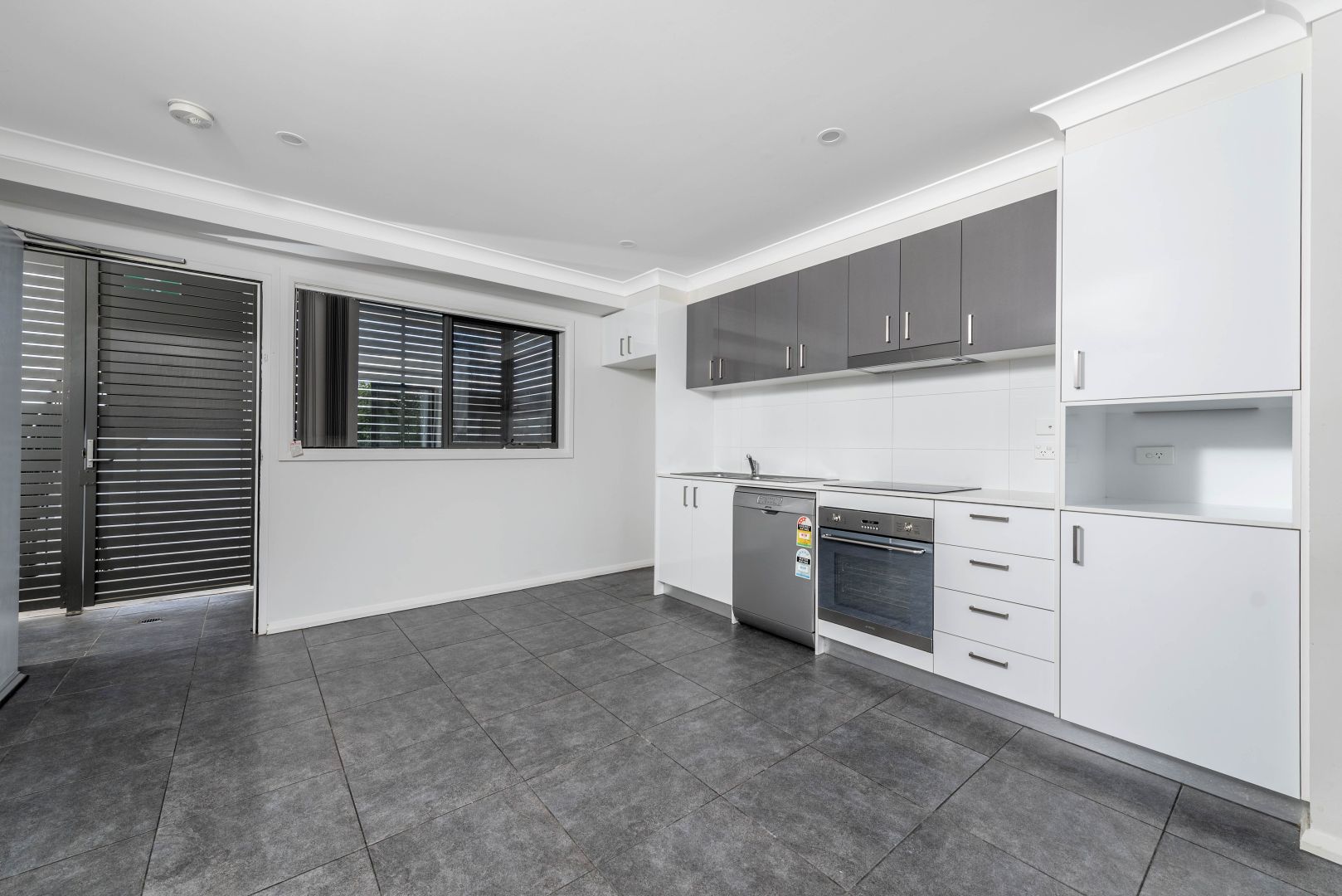 11/60 John Gorton Drive, Coombs ACT 2611, Image 2