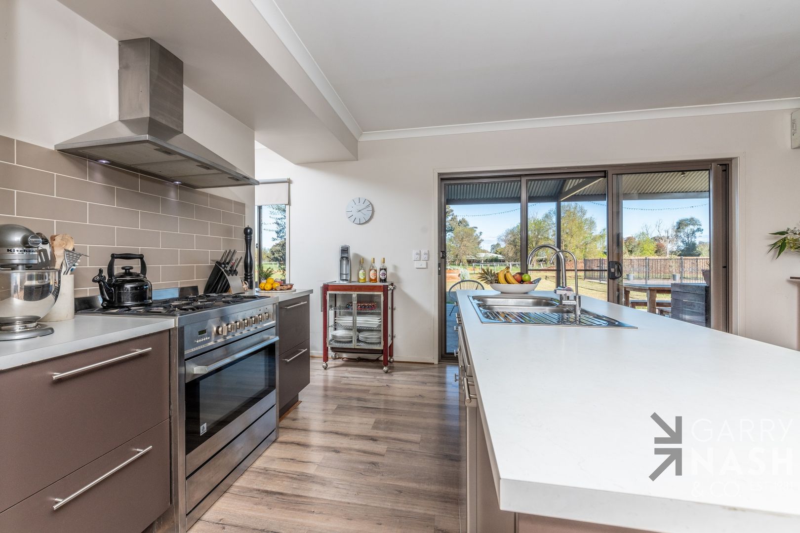 10 Ploughlands Court, Tarrawingee VIC 3678, Image 2