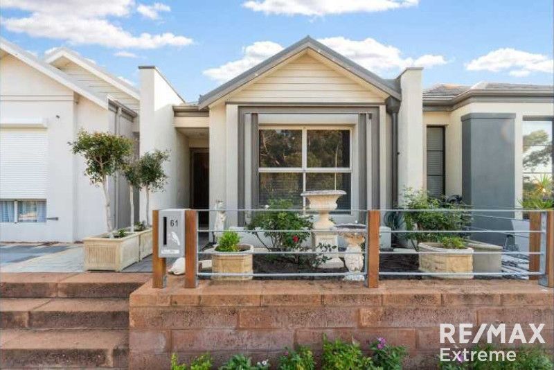2 bedrooms House in 61 Stanbury Crescent ELLENBROOK WA, 6069