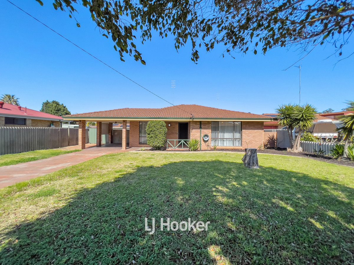 3 bedrooms House in 7 Lockyer Place USHER WA, 6230