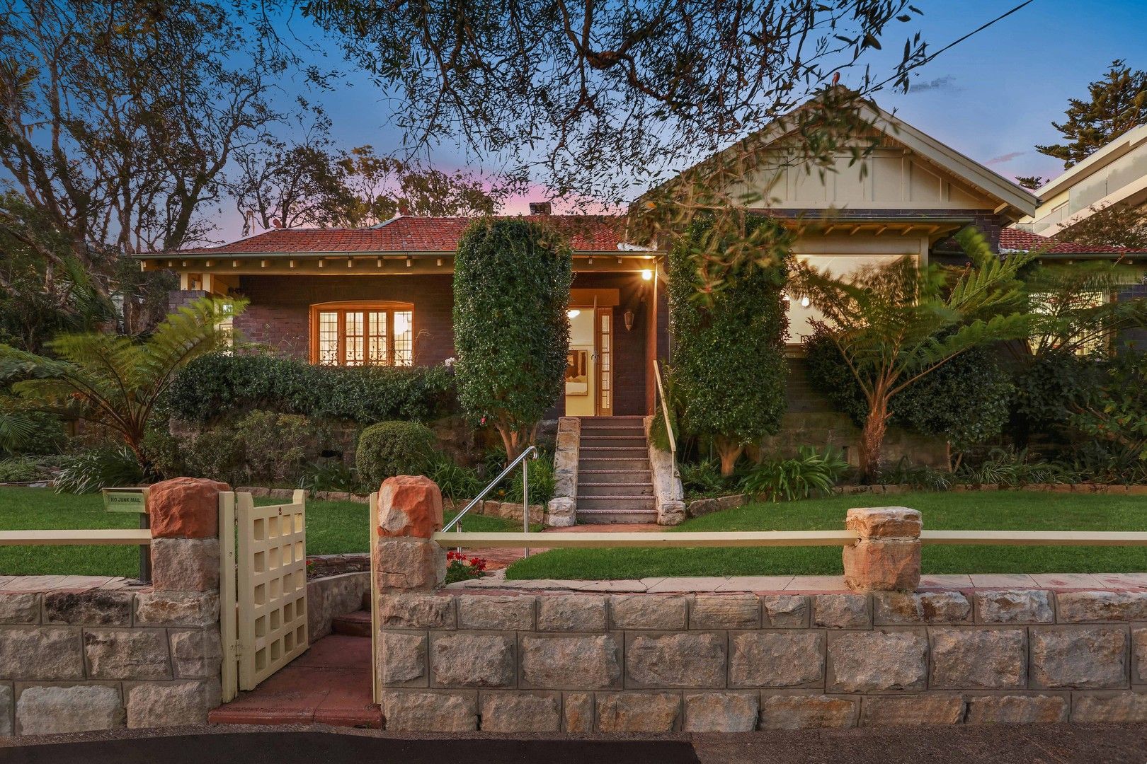 4 bedrooms House in 2 Dudley Road ROSE BAY NSW, 2029