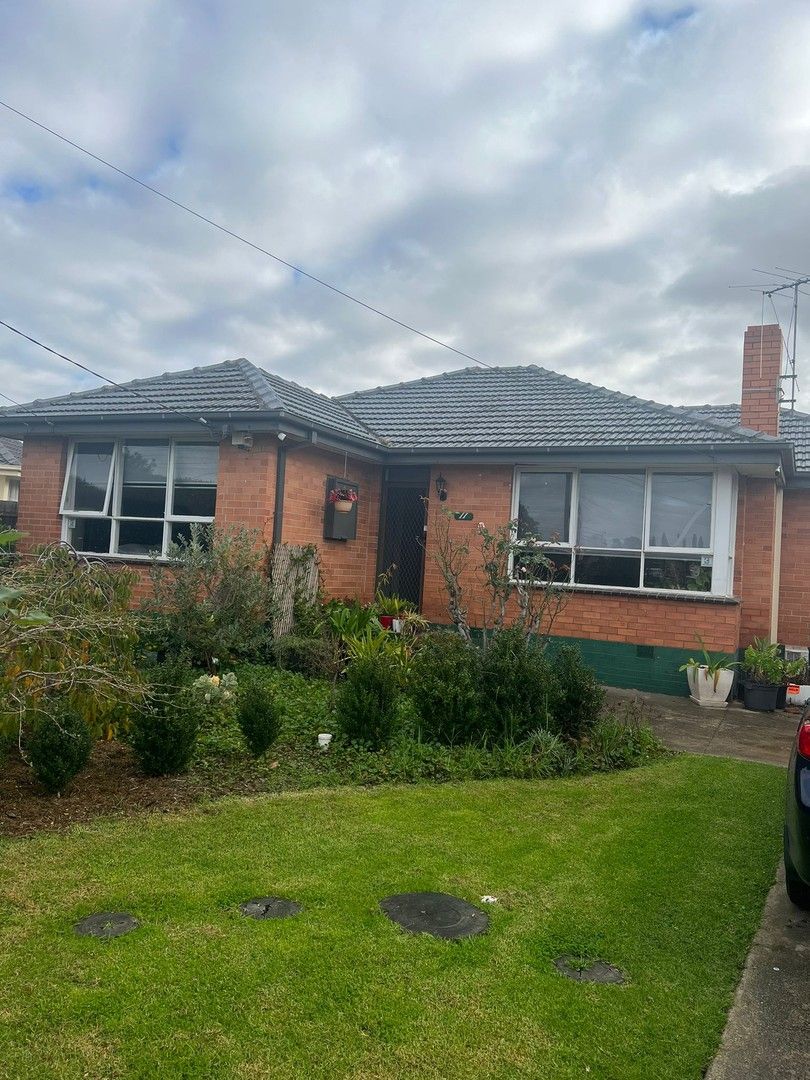 3 bedrooms House in 11 Breydon Court ST ALBANS VIC, 3021