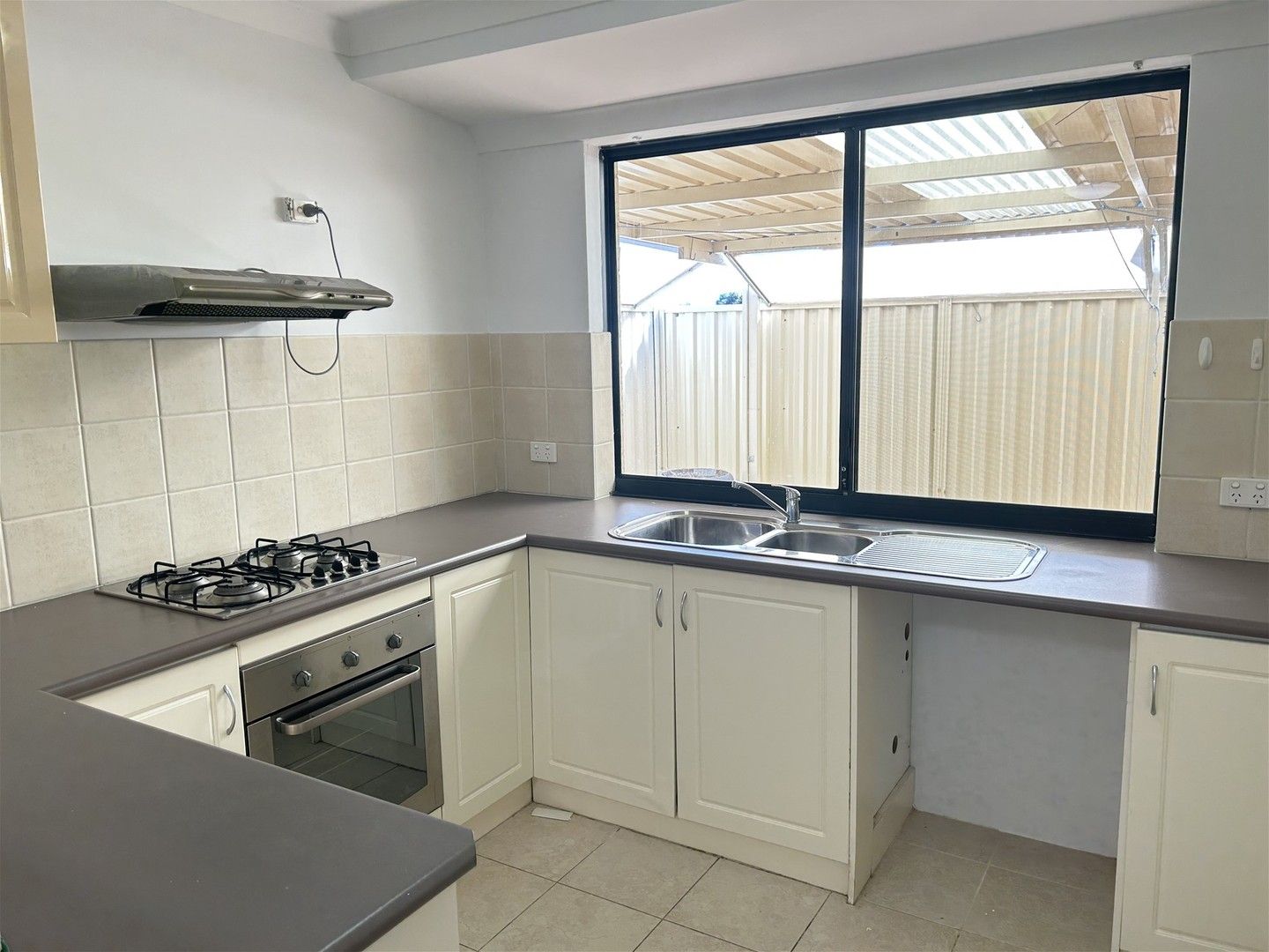 3 bedrooms House in 30 Bennett Brook Circle GREENFIELDS WA, 6210