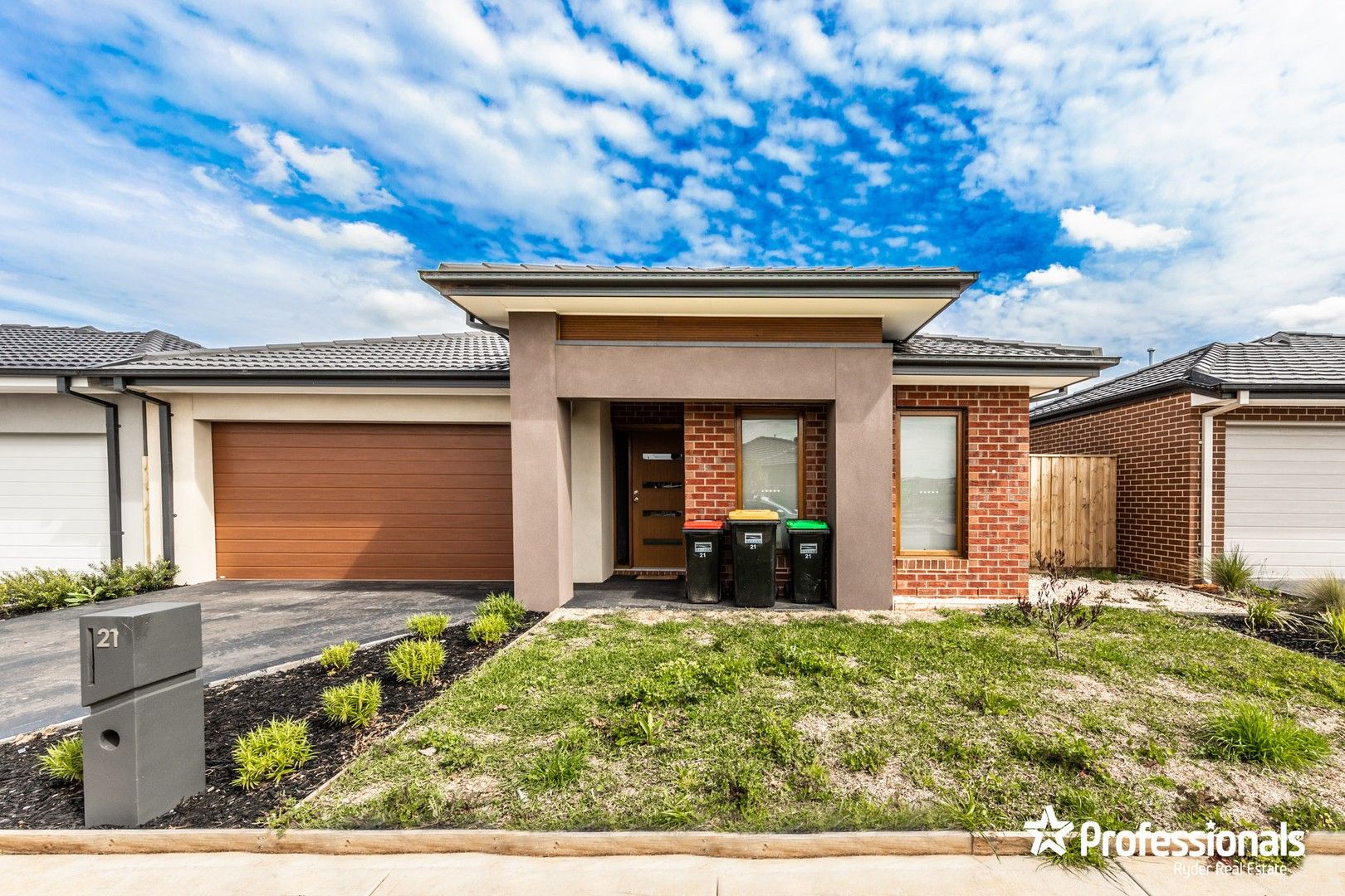 4 bedrooms House in 21 Scorpio Road WEIR VIEWS VIC, 3338