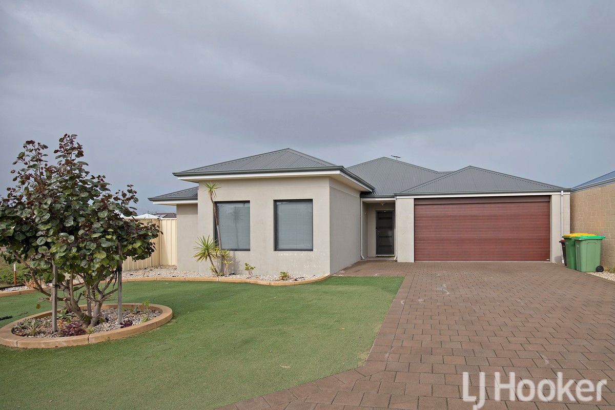 4 bedrooms House in 25 Waterview Way SINGLETON WA, 6175