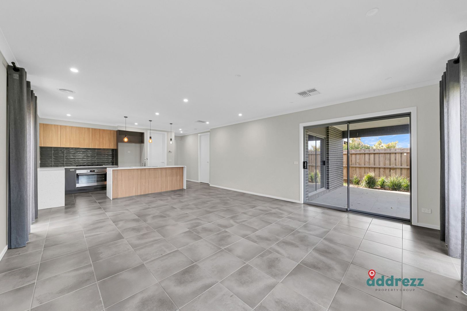 12 Waterman Drive, Clyde VIC 3978, Image 2