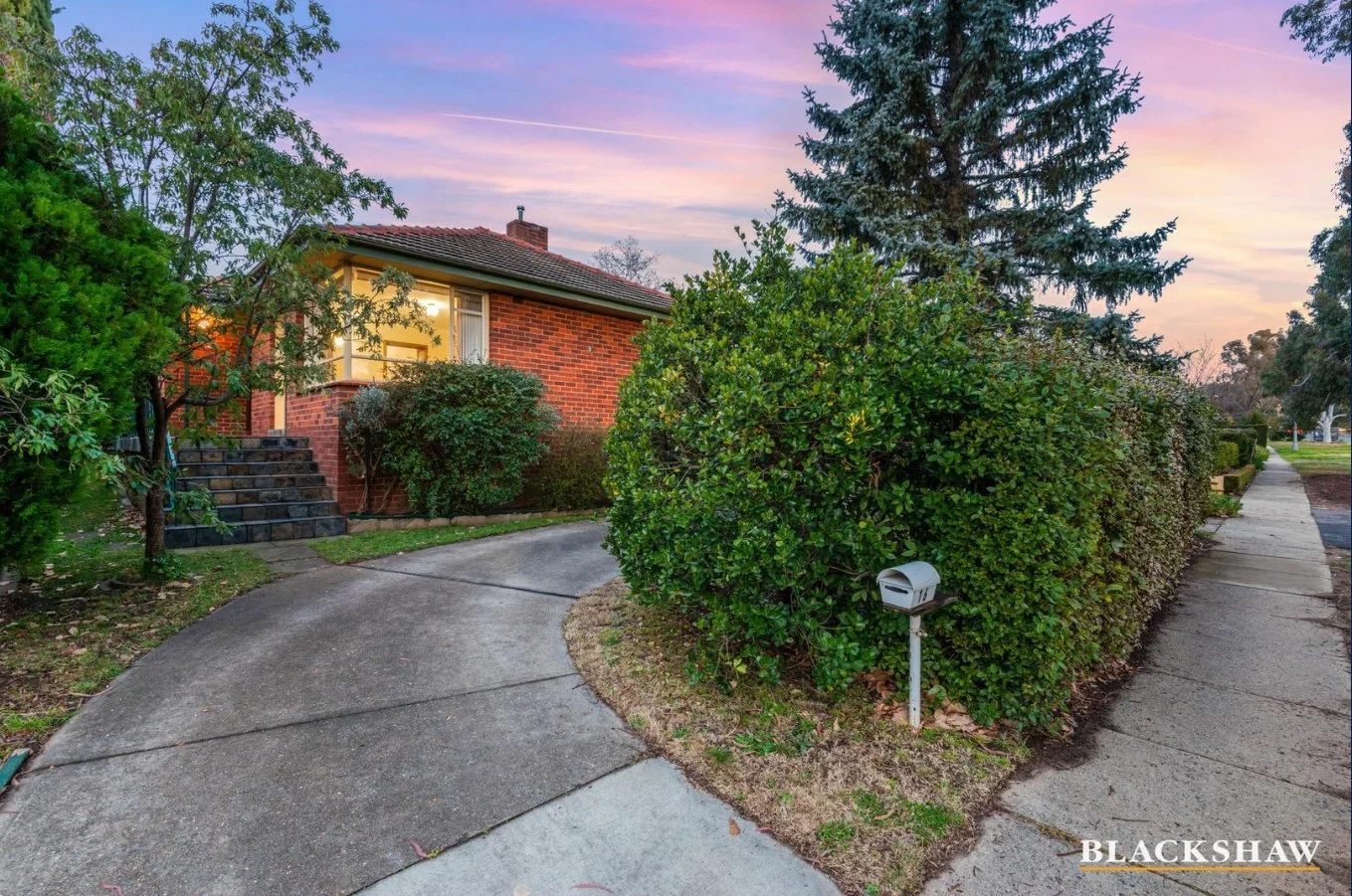 Additional image 2 of 16 Hopetoun Circuit, Deakin ACT 2600